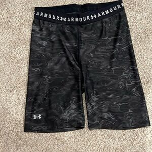 Women’s medium under Armour, black biker shorts